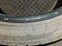 Tires  235 / 40R19