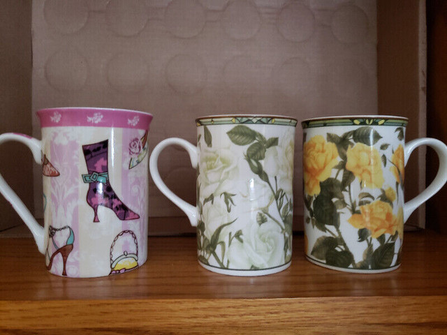 Royal Bone China Mugs – Collector’s Series - Roses in Arts & Collectibles in Kingston - Image 3