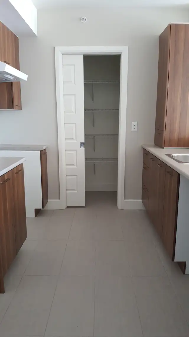 Superbe condo d'exception spacieux et très éclairé de type 4½ in Long Term Rentals in Lévis - Image 3