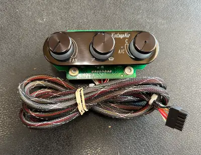 Vintage Air Streamline 3 Knob A/C controller. Part No. 491223-RUA. NEW - never installed.
