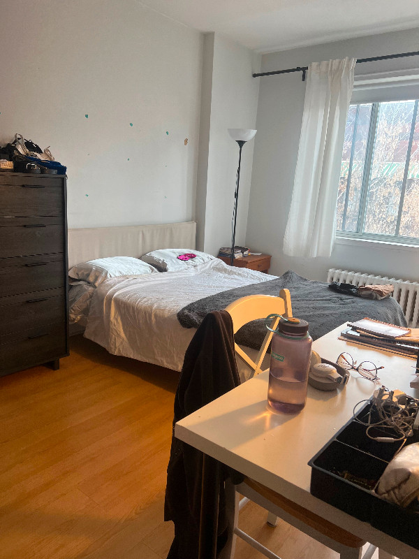 Fully furnished room available for summer sublet dans Chambres à louer et colocs  à Ville de Montréal - Image 4