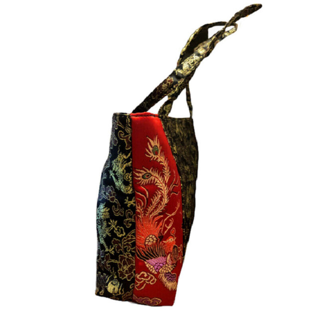 2 sac à main, style oriental, tissus satin soyeux, 20$ chacun dans Femmes - Sacs et portefeuilles  à Saint-Hyacinthe - Image 4