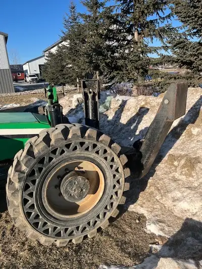 Brand(s) and model(s): Skytrak 10054 Year: 2014 Hours: 3990 hrs Power: Diesel Engine Cummins diesel...
