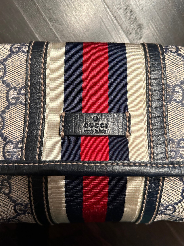 Authentic Vintage Gucci Belt Bag in Women's - Bags & Wallets in City of Toronto - Image 2