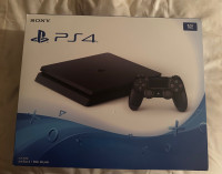 PS4 Slim (2 controllers)