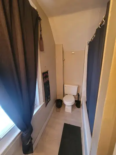 1 furnished bedroom in a shared house - $680/month Located in the Albert and Olive area Approx. 5km...