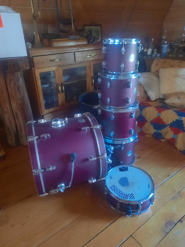 Kit de drum SONOR dans Percussions  à Ville de Québec