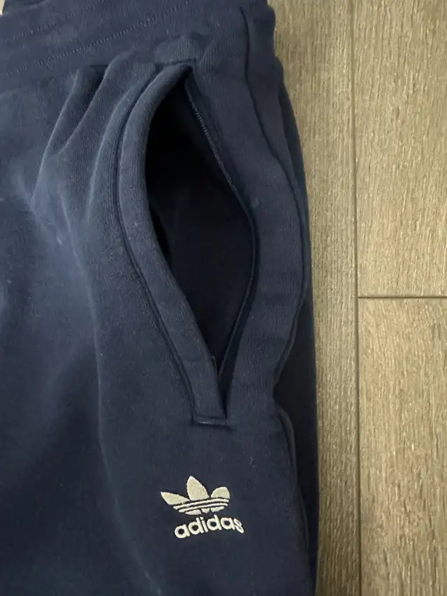 Adidas Blue Sweatpants in Men's in City of Toronto - Image 4