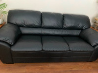 Leather Couch:  Location Thunder Bay, ON