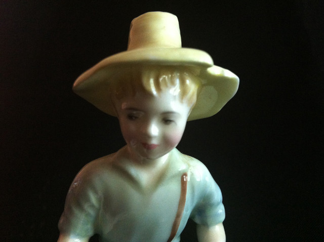 ROYAL DOULTON HN2128 in Arts & Collectibles in Barrie - Image 2