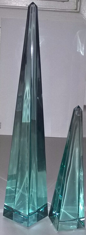 Teal Glass Obelisk Set of 2 in Arts & Collectibles in Oshawa / Durham Region - Image 2