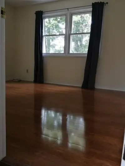 Bedroom of 160 sf on the second floor of a huge house on 111 Meadowlands Dr West, a couple of blocks...