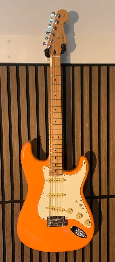 Fender “Pacific Peach” Limited Edition Stratocaster W/gig bag, View more