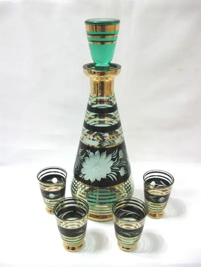 SUPERBE ENSEMBLE VINTAGE  BOUTEILLE/VERRES..TCHEQUOSLOVAQUE., View more
