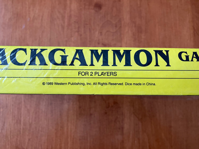 Brand New Vintage Backgammon Game by Golden from 1989 dans Jouets et jeux  à Ville de Montréal - Image 4