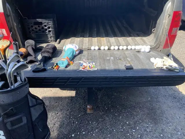 Men’s Left Handed Golf Club Set/Bag in Golf in Norfolk County - Image 8