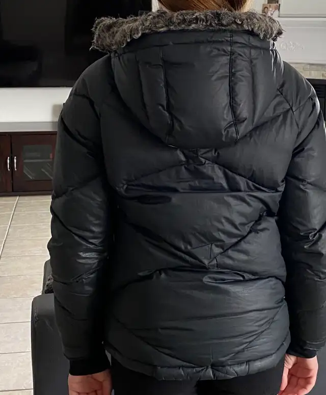 Columbia Winter Jacket  in Kids & Youth in Laval / North Shore - Image 3