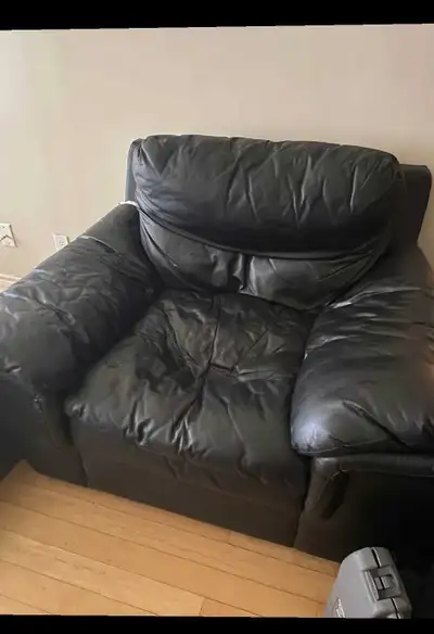 Big chair/ Gros Fauteuil, View more