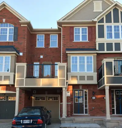 Townhouse 2 bed Mount pleasant Go station 2699/-