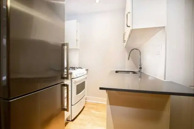 Lease Takeover - $1649/month + 12 first days free! in Long Term Rentals in City of Toronto - Image 5