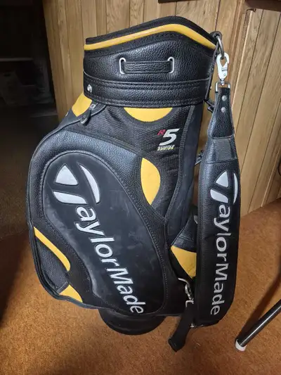 TAYLORMADE R5 HUNDRED SERIES PRO GOLF BAG WITH RAIN COVER, View more