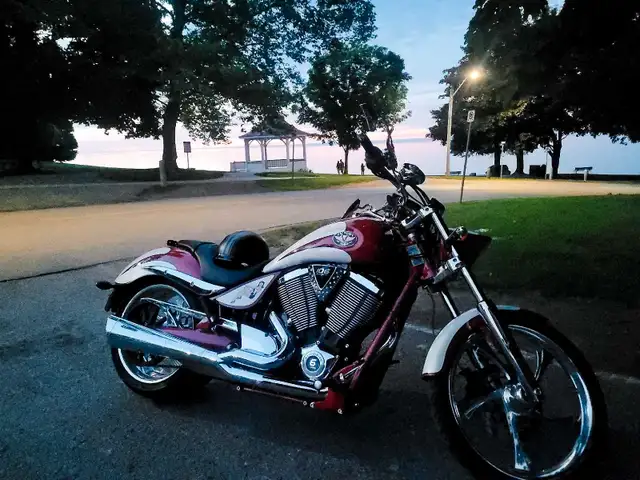 2012 Victory Jackpot 106 low kms! in Street, Cruisers & Choppers in Stratford - Image 5