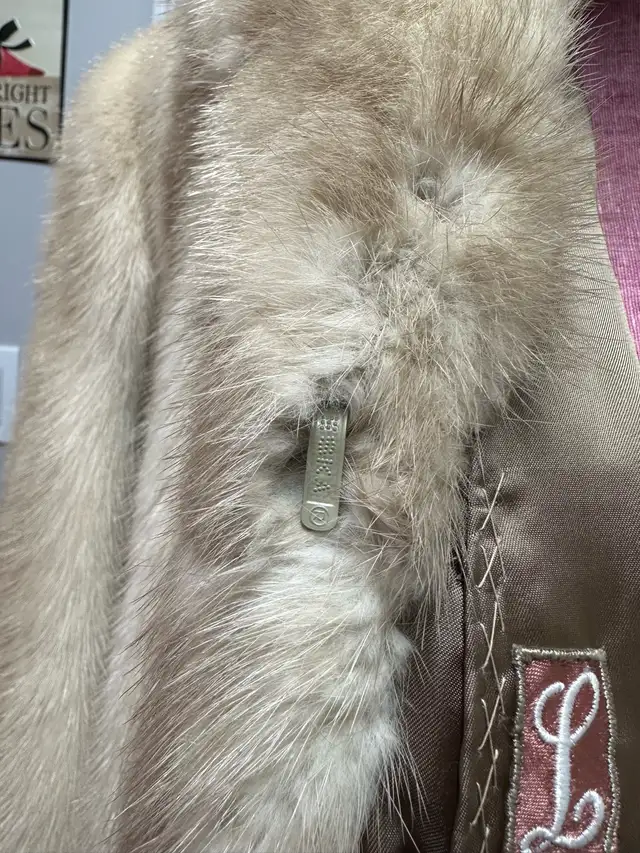 Beautiful Lavender Mink Fur Coat in Women's - Tops & Outerwear in Strathcona County - Image 4