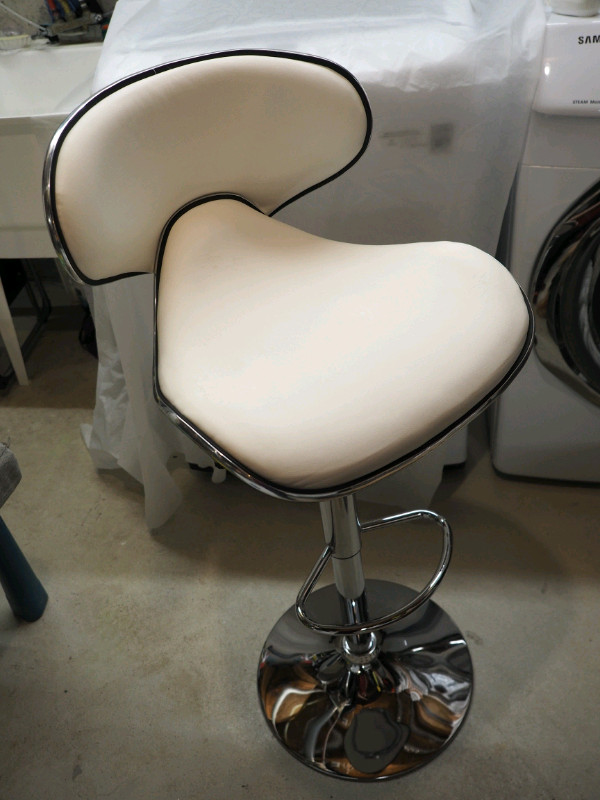 Two White Barstools in Chairs & Recliners in Oakville / Halton Region - Image 3