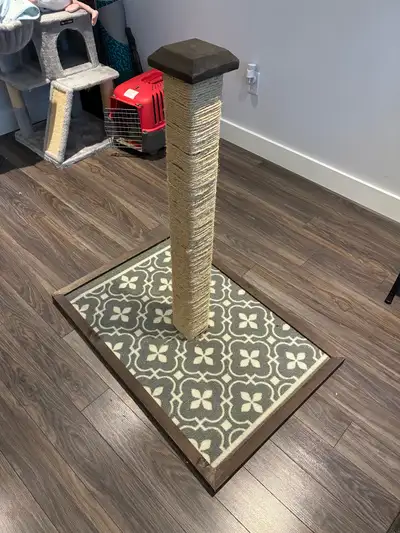 cat scratching post, View more