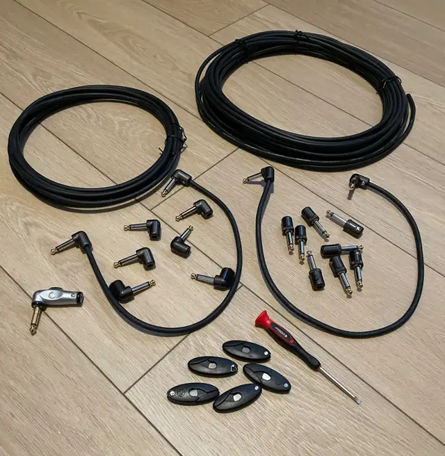 Planet Waves Pedal Board Cable Station in Amps & Pedals in London - Image 3