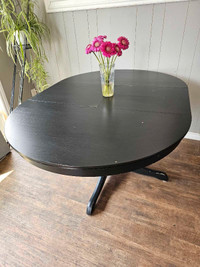 Dining Room Table on Pedestal 