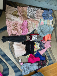 Girl clothes used good condition 30 pisees 