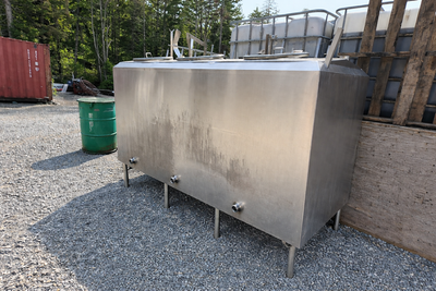 Stainless Steel Agitated Mixing Tank – 1,000 L / 3 Agitators / 3 HP Motor – Mill Bay, BC Price: CAD...