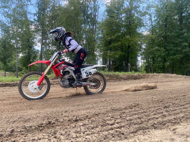 2016 Honda CRF250R in Dirt Bikes & Motocross in Ottawa - Image 2