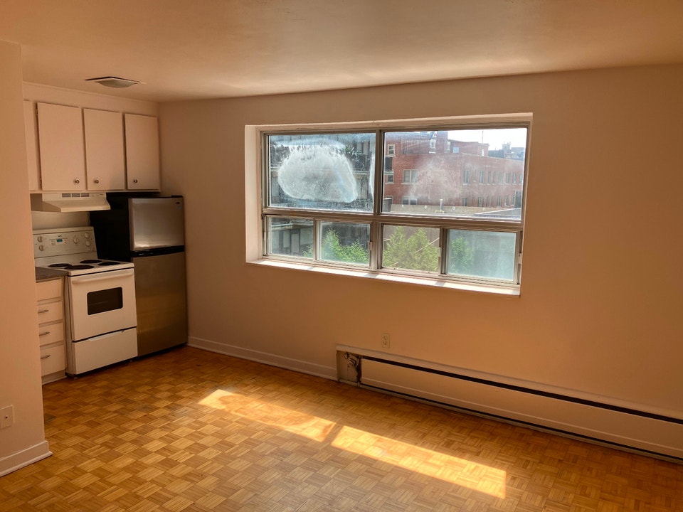Centretown Bachelor/Studio Apartment for Rent (192 Somerset W) 3