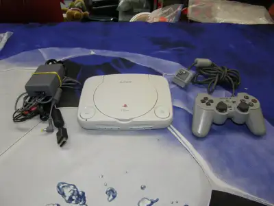 PSONE PlayStation 1 Slim en très bon état avec La Puce - 120$, View more