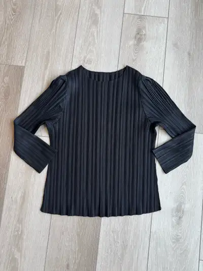  Top and Pants  size M, View more