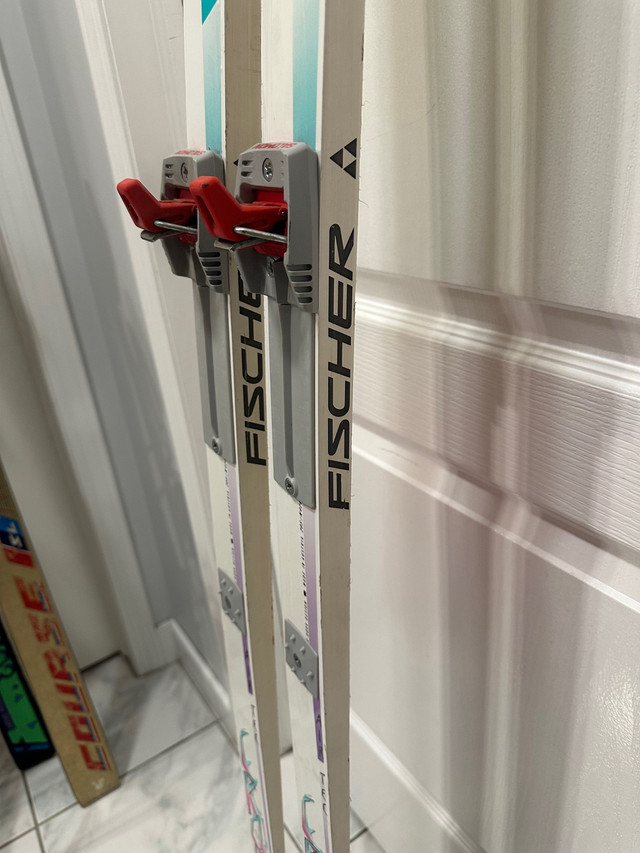 Fischer Fibre Crown Base 750 Cross-Country Skis 200cm in Ski in Calgary - Image 4