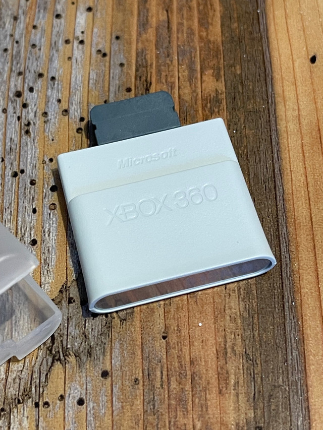 Xbox 360 - 512 MB Memory Unit in XBOX 360 in Hamilton - Image 3