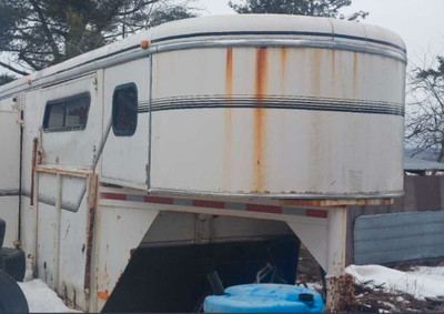 1991 custom horse trailer 