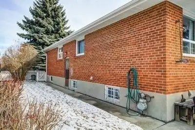 Prime location in a convenient and family friendly neighbourhood. This spacious two bedroom basement...