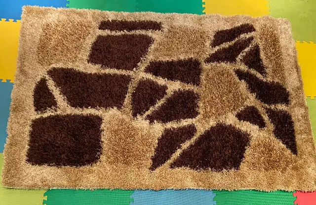 Super nice area rug - brand new in Rugs, Carpets & Runners in Markham / York Region - Image 3