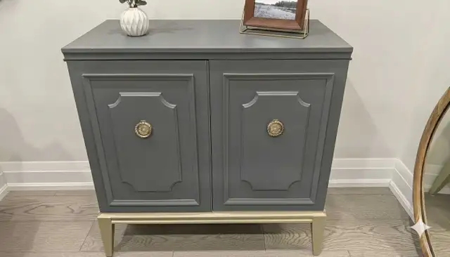 small cabinet with shelves inside. in Hutches & Display Cabinets in Muskoka - Image 2