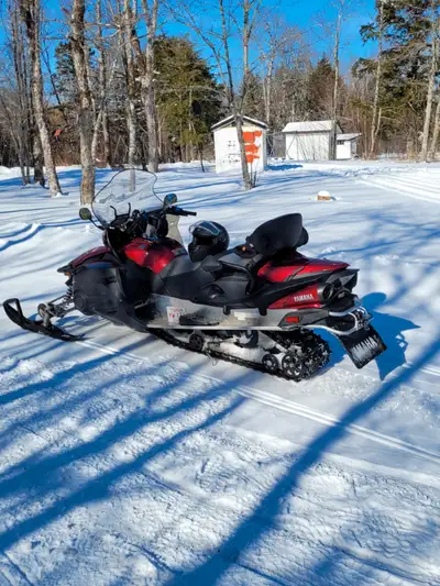 2014 Yamaha Venture GT very low KMS. it has all the regular features that work like power steering....