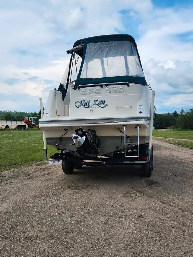 1995 Maxum 2400SCR in Powerboats & Motorboats in Edmonton - Image 4