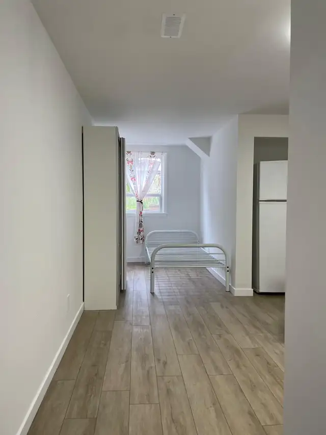 Bachelor Basement Apartment for Rent – Steeles West