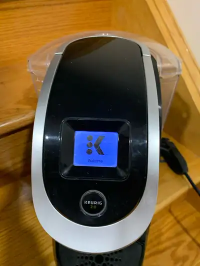 Keurig coffee machine with new filter and also descaller. From a smoke free home. Located near Carli...