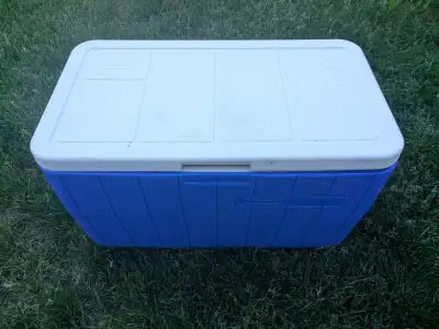 For sale is a good Cooler Chiller by Coleman in clean and great condition. It's a 48-quart/ 45L Hard...