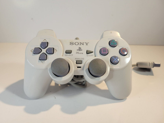 Manette Sony Playstation 1 PS1 PSOne Dualshock Analog Controller dans Consoles classiques  à Ville de Montréal