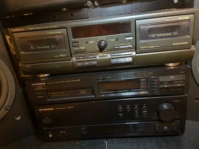 HOME STEREO SYSTEM  $400 Pickering  in General Electronics in City of Toronto - Image 9